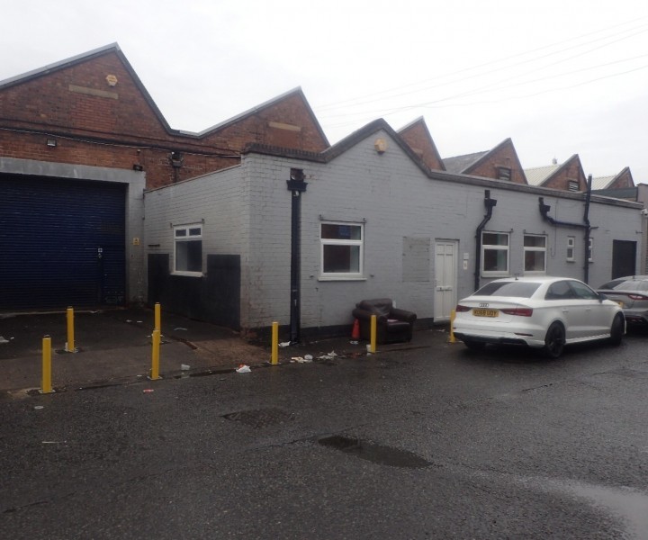 Birch Road East, 15