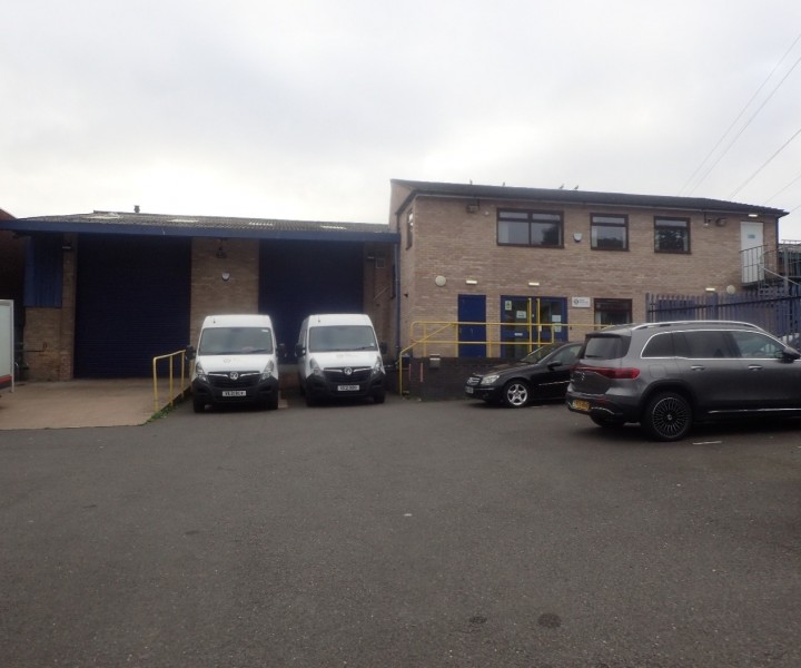 Ewhurst Avenue, Unit 3a