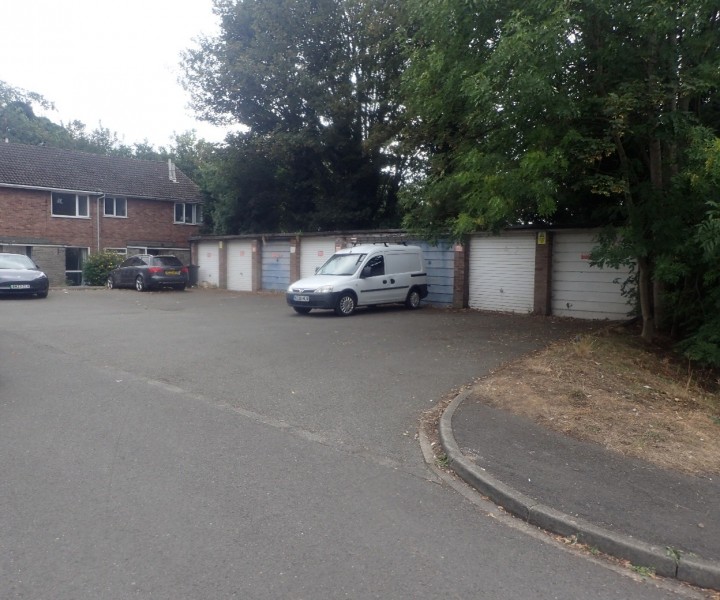 Moorfield Drive, 16 Garages