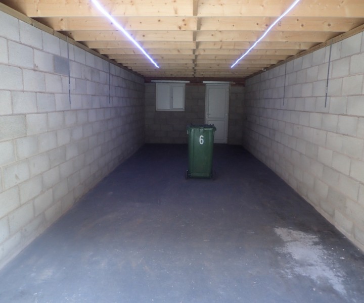 Redlands Road, Rear of, Garage