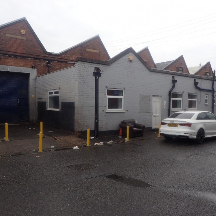 Birch Road East, 15