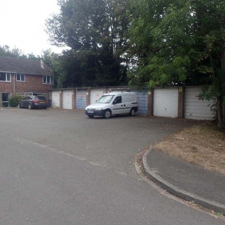 Moorfield Drive, 16 Garages